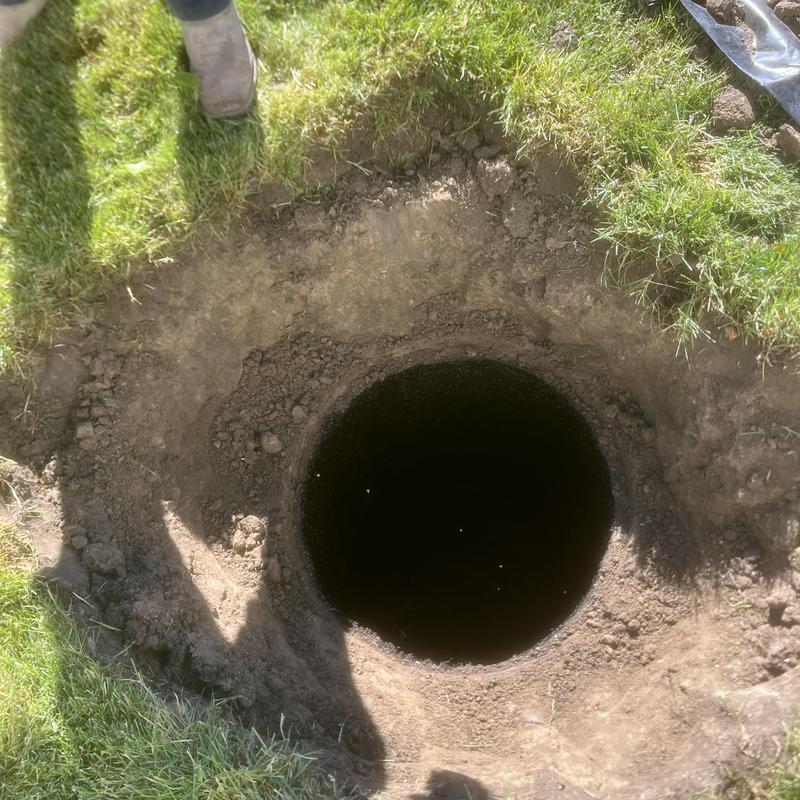 Septic tank opening after pump out, no defects found