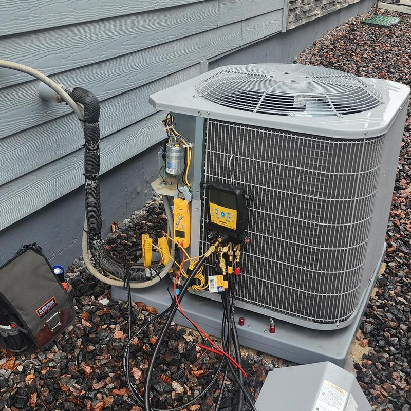 Carrier air conditioner with diagnostic gauges connected