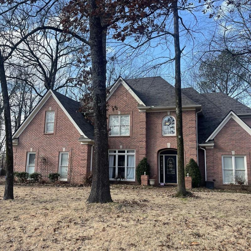 Owens Corning Oakridge asphalt roof on brick home Owens Corning Oakridge asphalt roof on brick home
