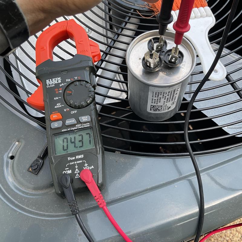 AC capacitor testing with digital clamp meter AC capacitor testing with digital clamp meter