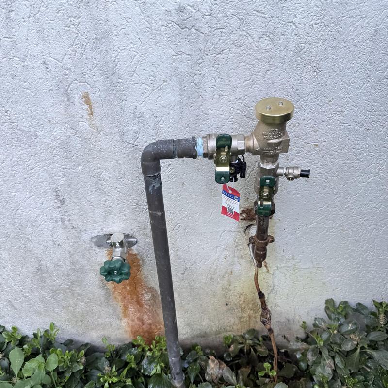Vacuum breaker and two silcocks with shutoff valves