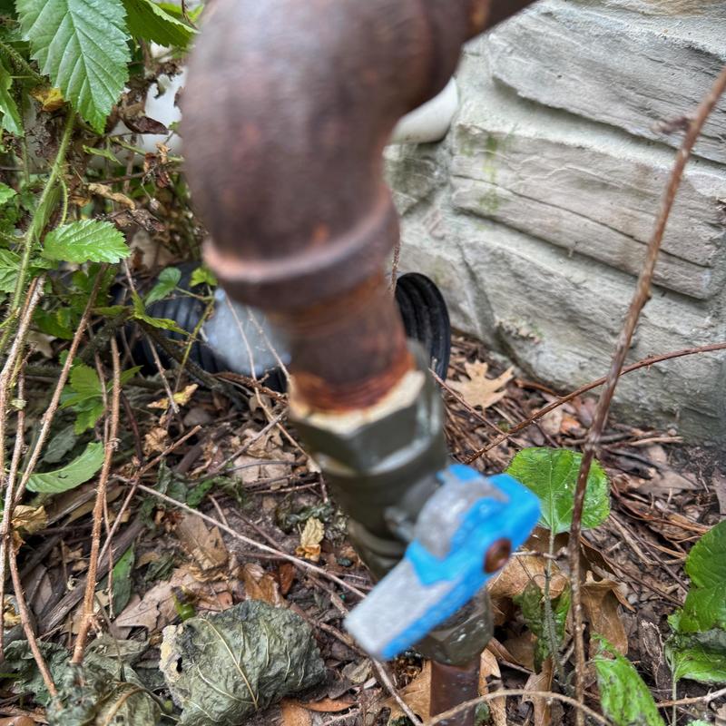 Outdoor gas valve with rusted pipe connection Outdoor gas valve with rusted pipe connection