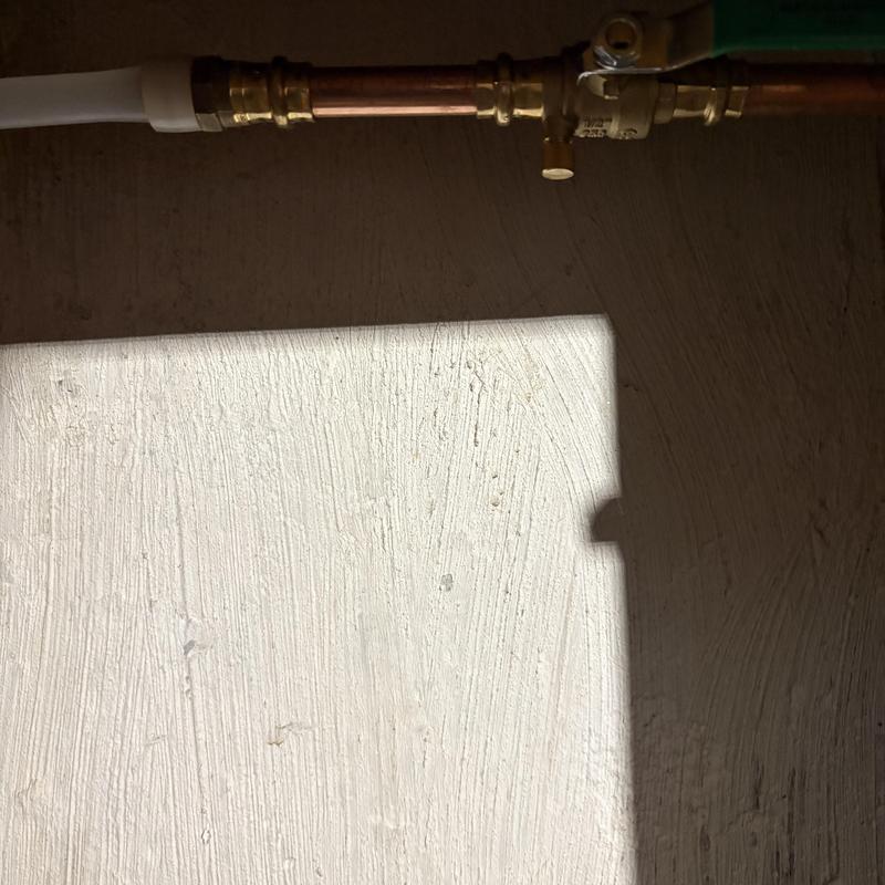Frost-free outside faucet with emergency shut-off valve
