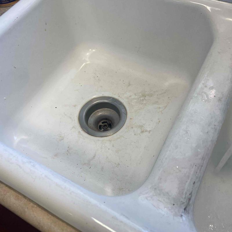 Kitchen sink drain with double trap violation Kitchen sink drain with double trap violation