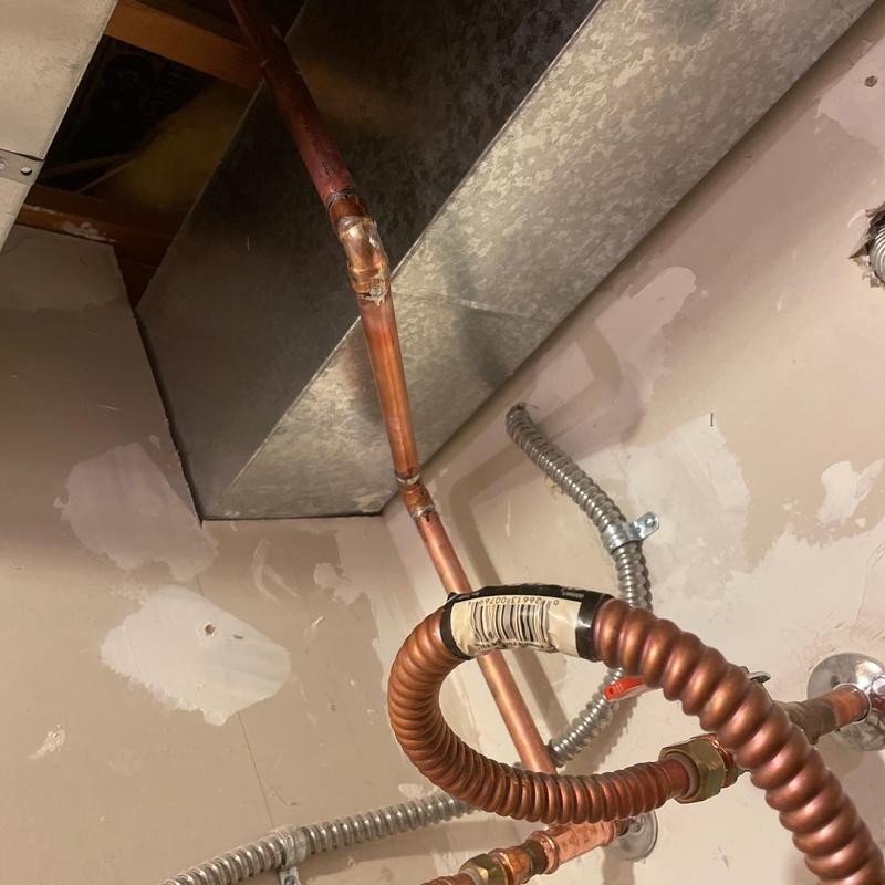 Copper piping rough-in for washer and ice maker box Copper piping rough-in for washer and ice maker box