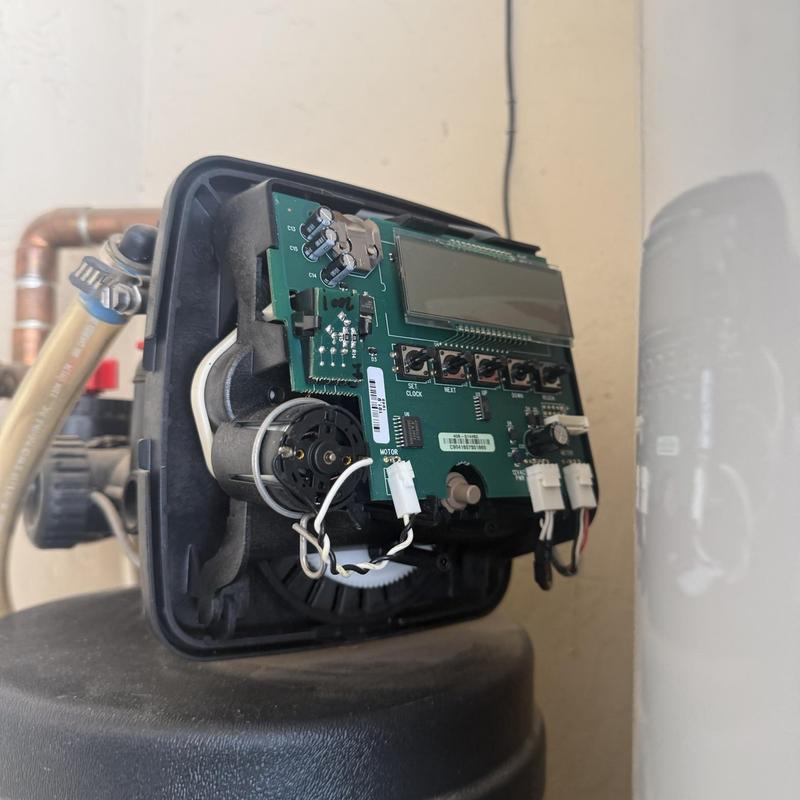 Water softener control board with wiring connections