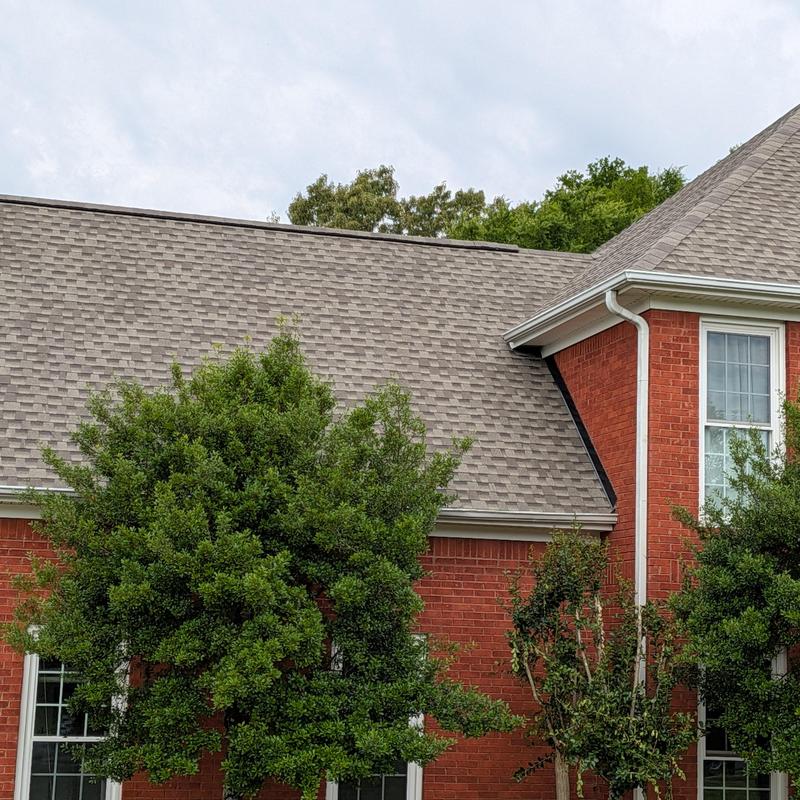 GAFHDZ asphalt shingle roof on brick house