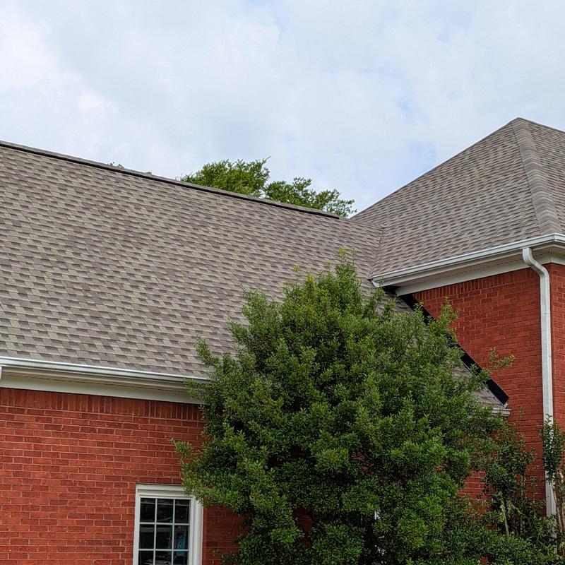 GAFHDZ asphalt shingle roof on brick house
