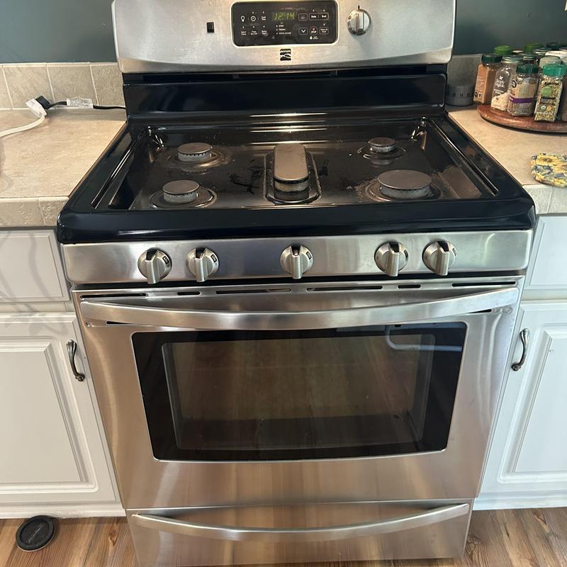 Gas stove with oven in kitchen installation Gas stove with oven in kitchen installation