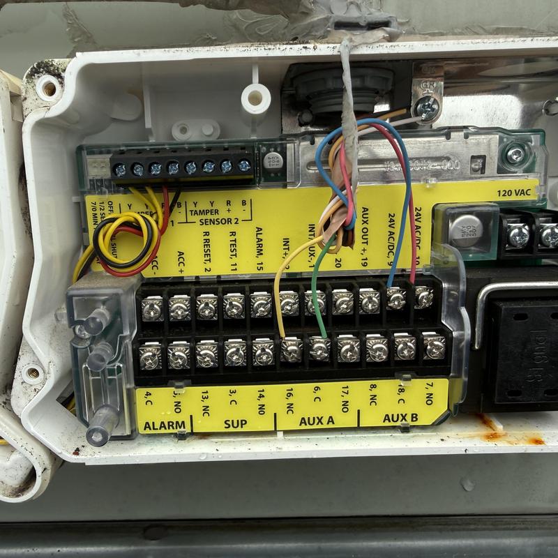 Smoke alarm control panel wiring connections and terminals Smoke alarm control panel wiring connections and terminals