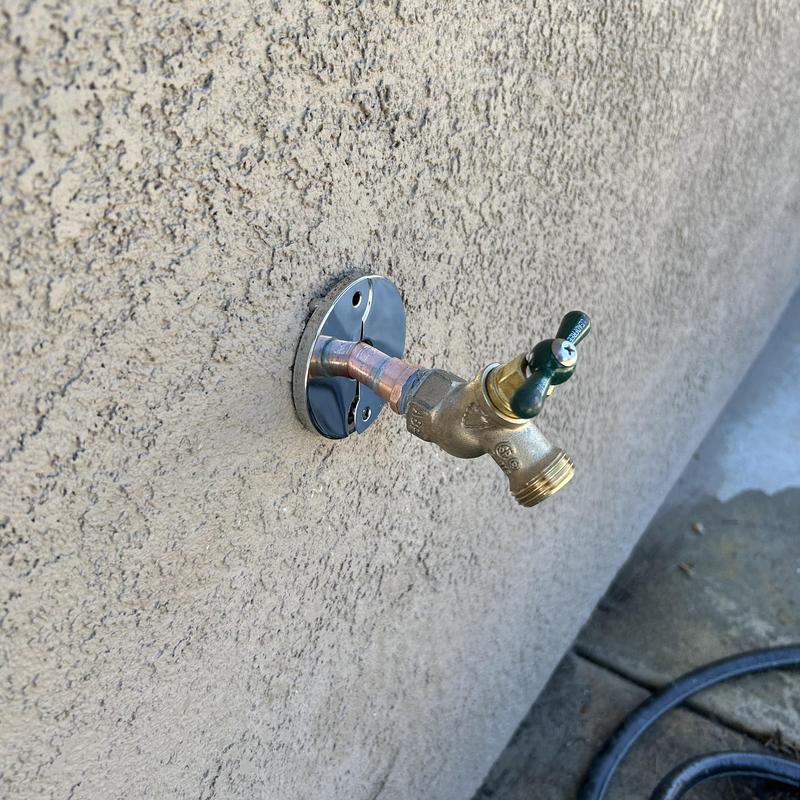 Threaded female hose bib with copper pipe adapter