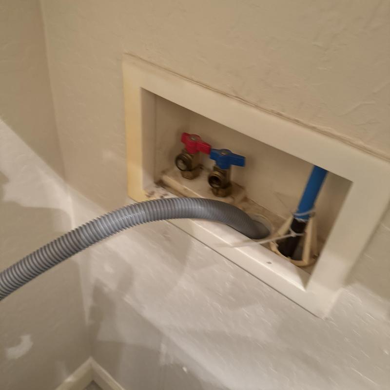 Laundry room shut off valves with hose connection Laundry room shut off valves with hose connection