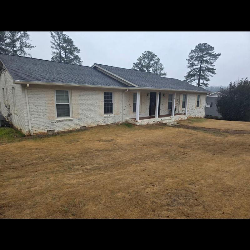 Owens Corning duration shingle roof on ranch home