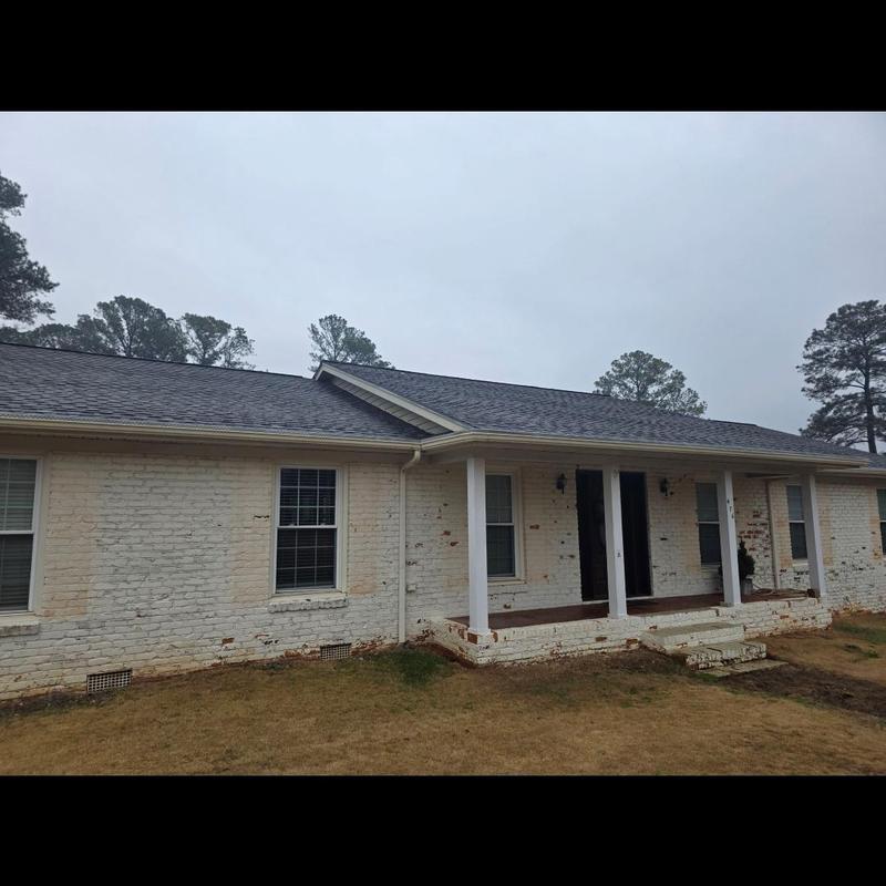 Owens Corning Duration shingle roof on ranch home
