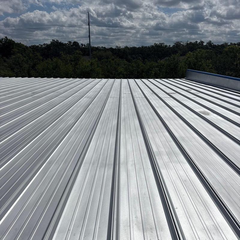 Metal roof panels with Karnak coating system Metal roof panels with Karnak coating system