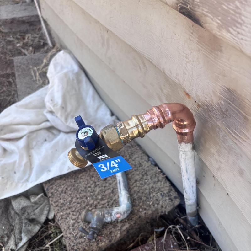 Outdoor hose bib with copper and brass fittings