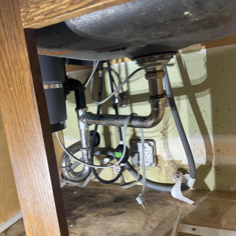 Kitchen sink drain piping with plumbing connections