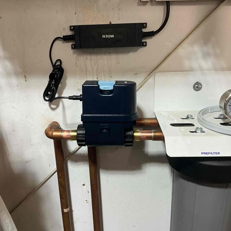 Moen Flo water flow monitoring device installation