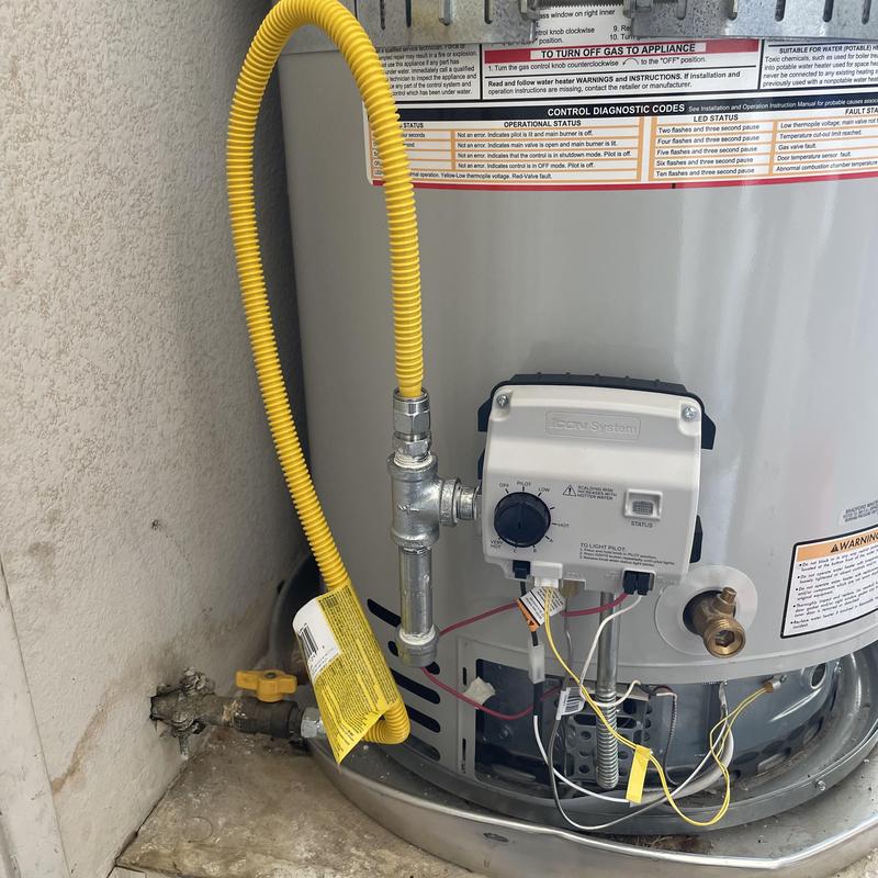 Gas water heater gas control valve and pilot assembly