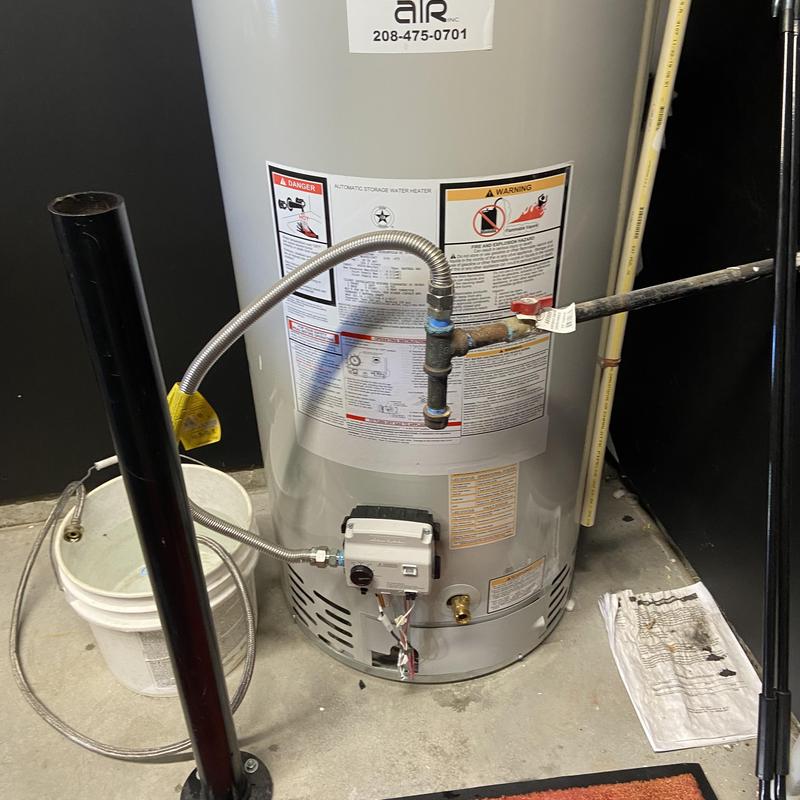 Water heater gas valve and piping installation site