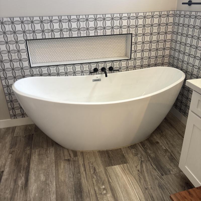 Freestanding bathtub silicone application and caulk removal