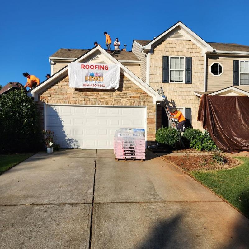Owens Corning Onyx Black architectural shingle installation