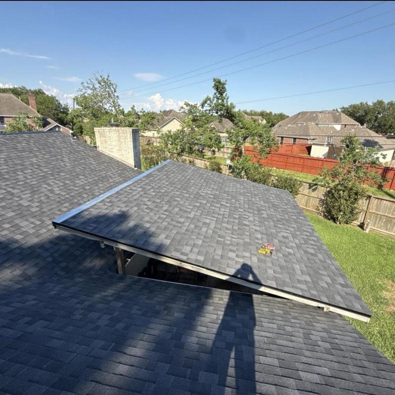 Architectural shingle roof with synthetic underlayment installation