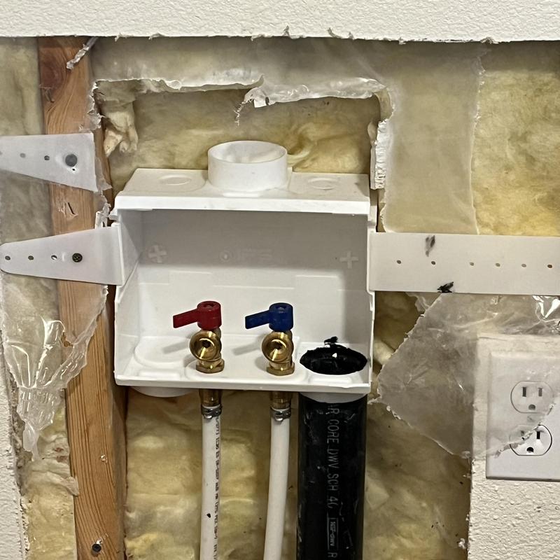 Washer box with quarter-turn valves installation