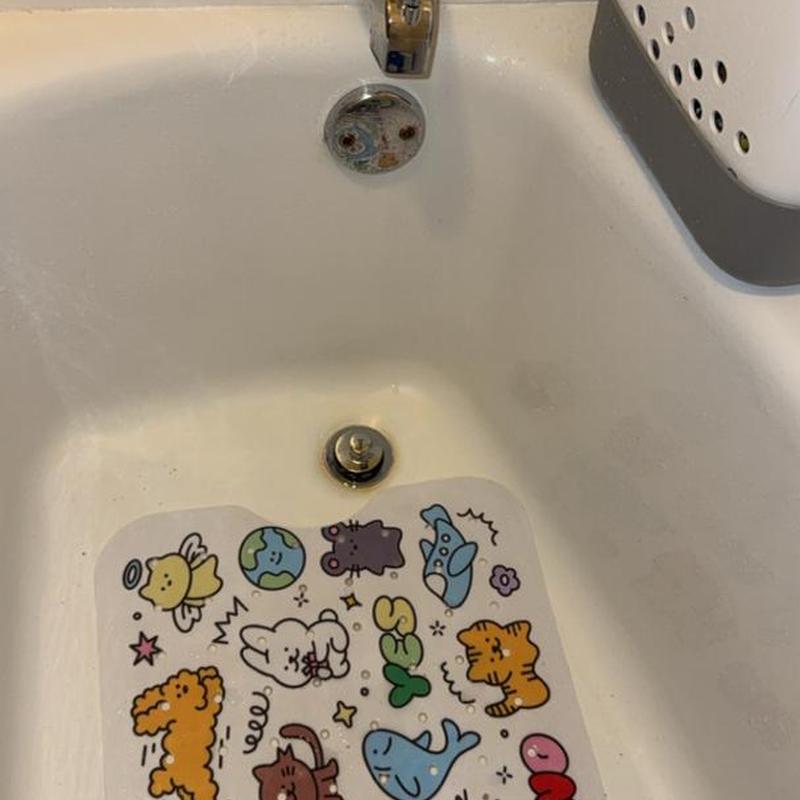 Tub shoe with decorative non-slip bath mat