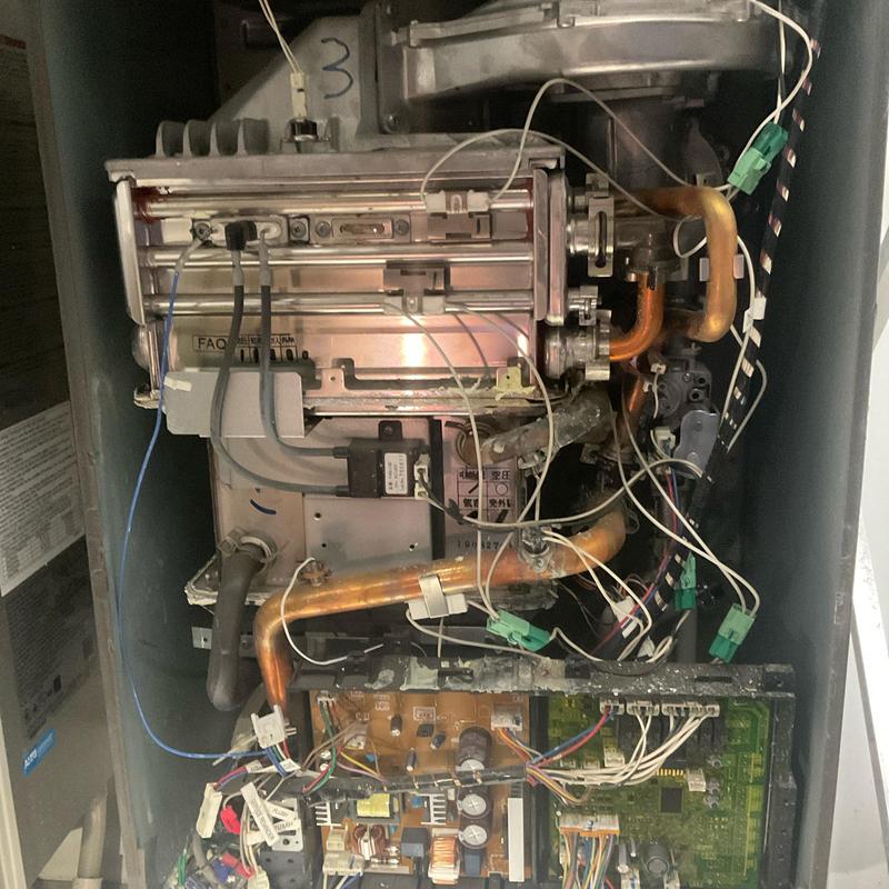 Tankless water heater heat exchangers and wiring