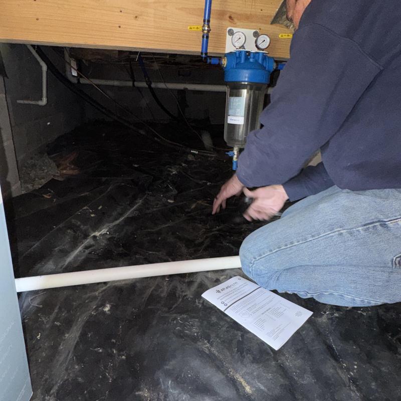 Single canister water filter installation in crawl space Single canister water filter installation in crawl space
