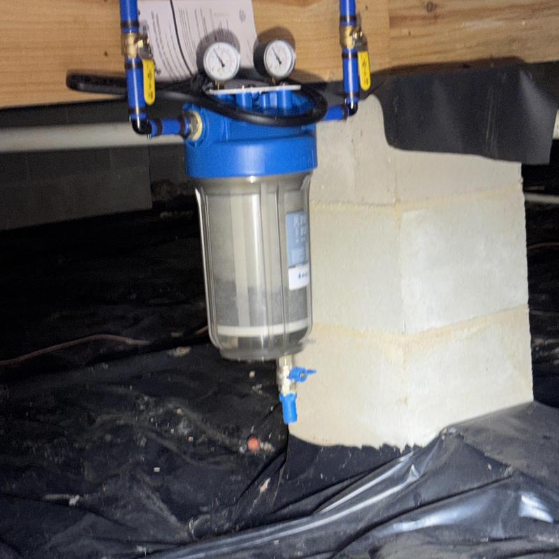 Single canister water filter with pressure gauges installed Single canister water filter with pressure gauges installed