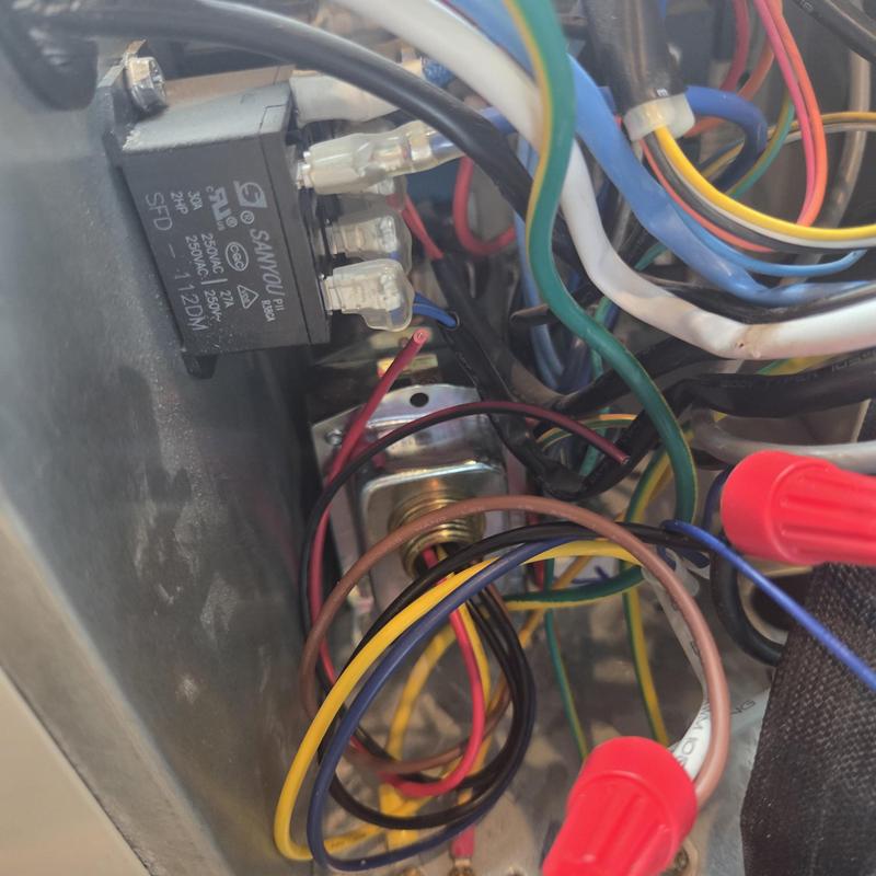 HVAC control board wiring with connectors and relay HVAC control board wiring with connectors and relay