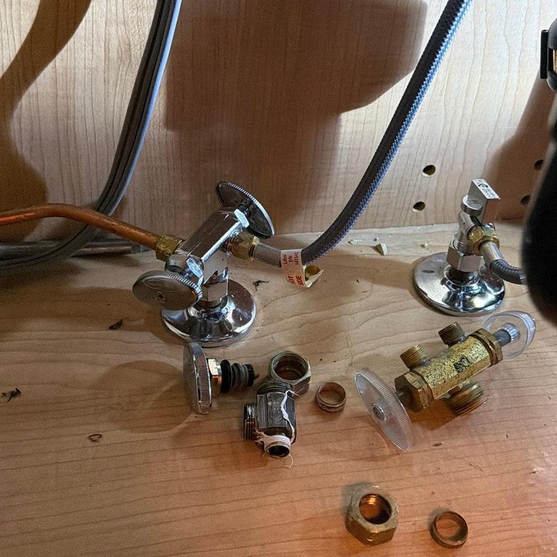 Quarter turn shutoff valves replacing full turn stops under sink Quarter turn shutoff valves replacing full turn stops under sink