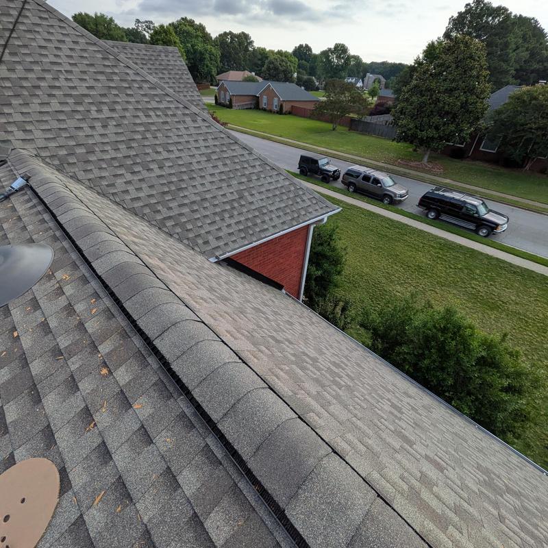 GAF asphalt shingle roof with ridge vent in Huntsville