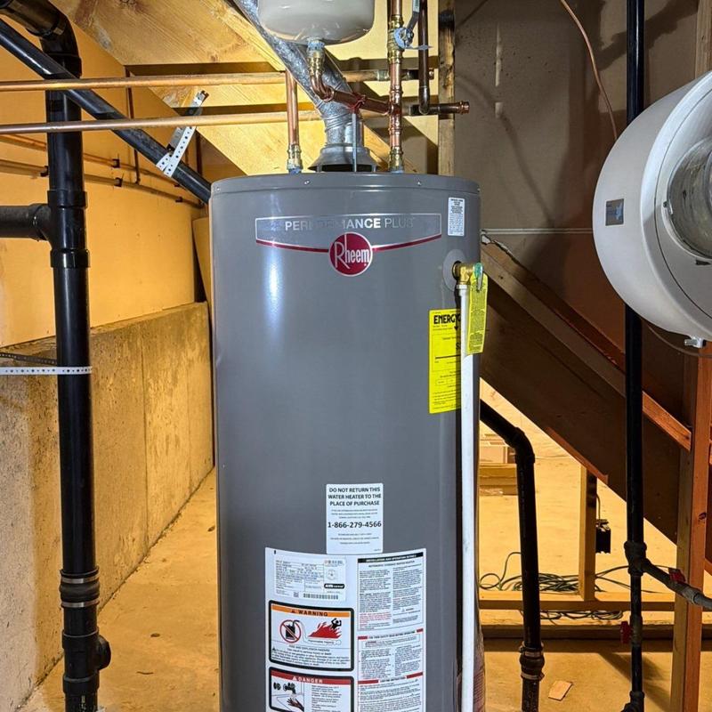 Water heater with newly supported copper water lines Water heater with newly supported copper water lines