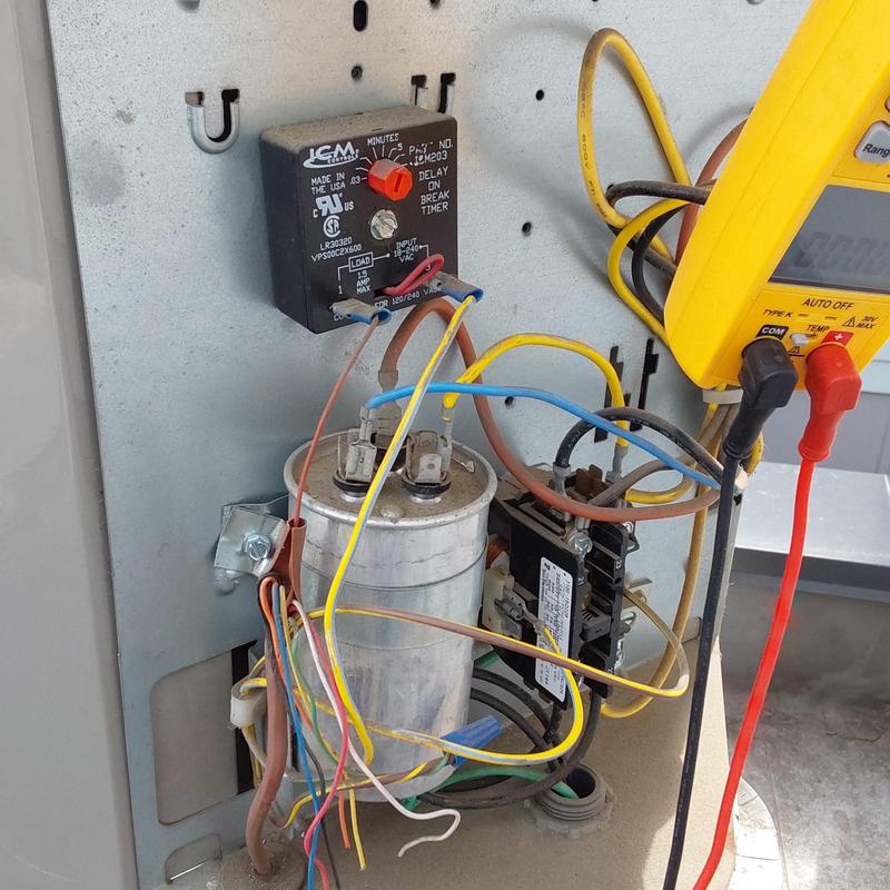 Voltage absorption capacitor and wiring on Bryant AC unit