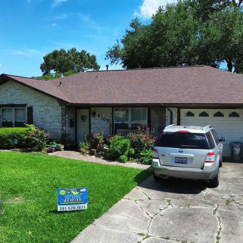 Owens Corning Brownwood roof replacement on home