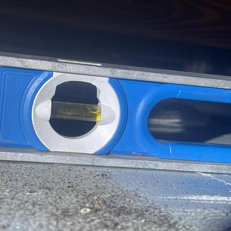 Air handler level bubble indicator on HVAC unit