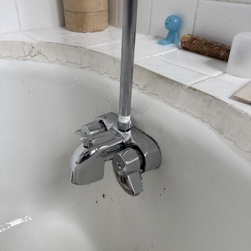 Clawfoot tub faucet with shower diverter installed
