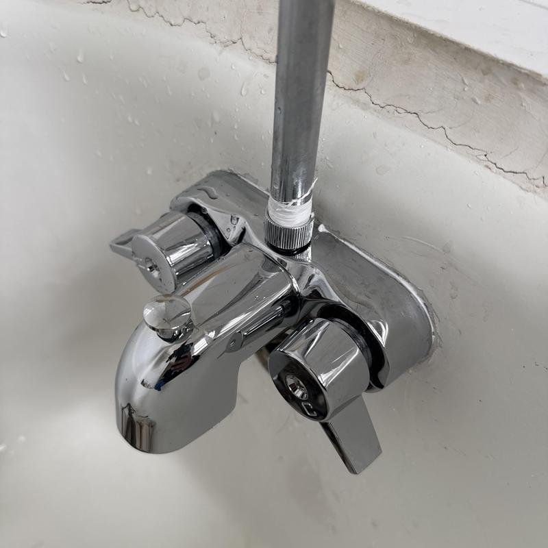 Clawfoot tub faucet with shower diverter installed