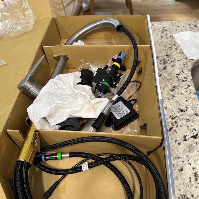 Kitchen sink faucet with braided hose in box Kitchen sink faucet with braided hose in box