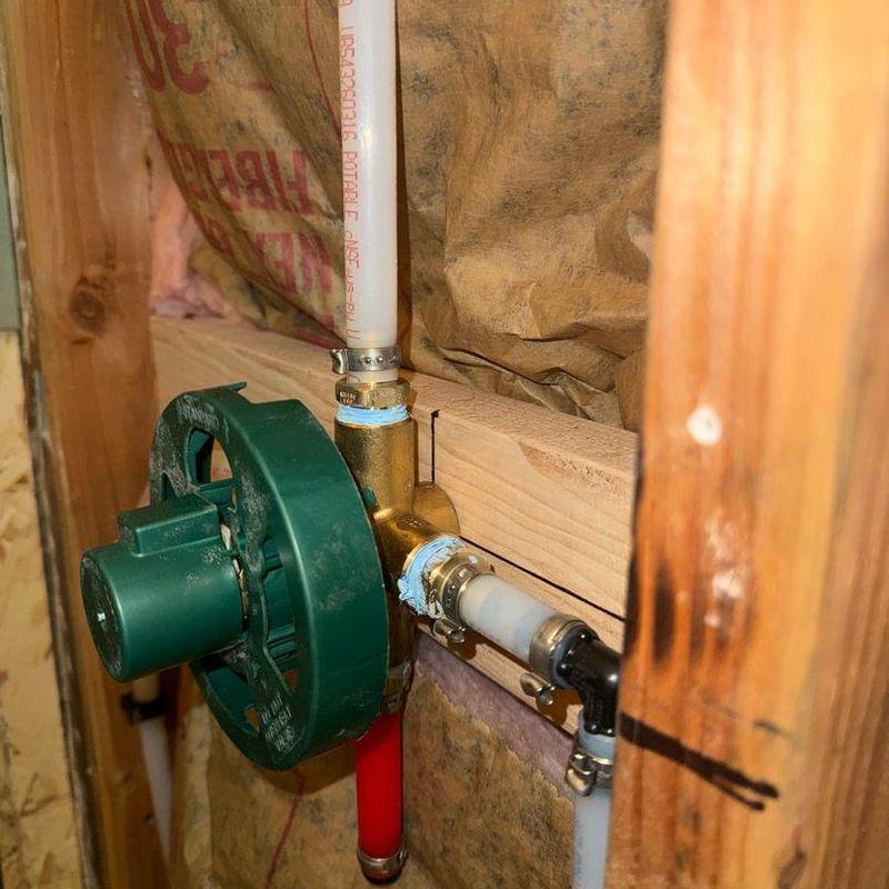 Tub shower valve with PEX plumbing connections