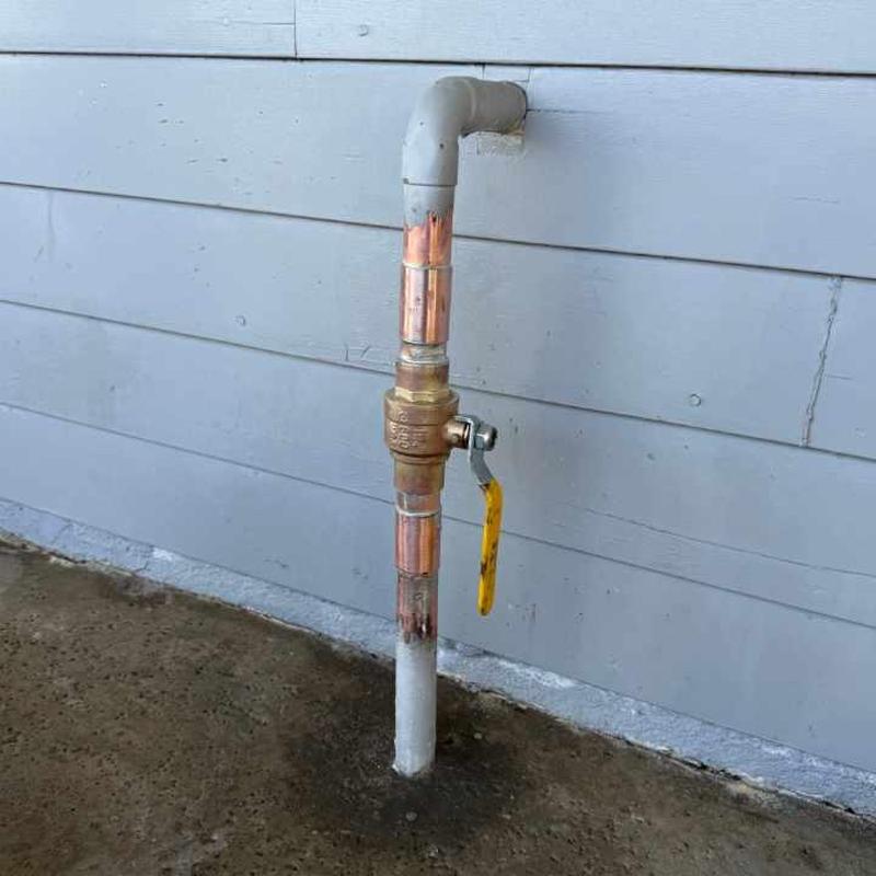 1 1/4-inch copper water main ball valve with handle