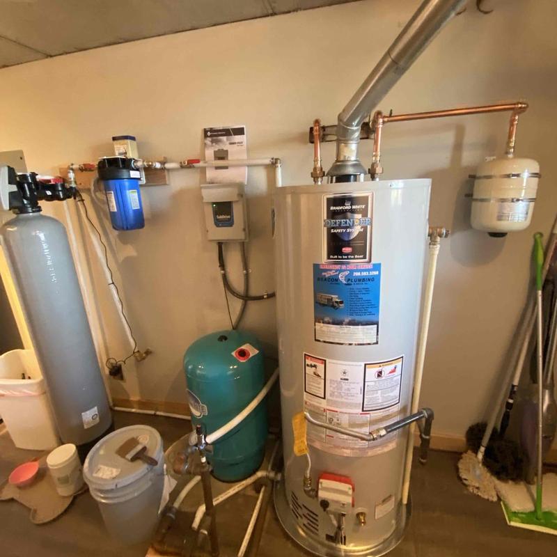 50 Gal Gas Water Heater with Pressure Tank and Filter 50 Gal Gas Water Heater with Pressure Tank and Filter