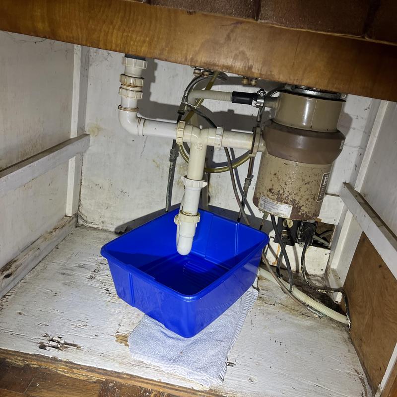 Kitchen sink drain piping and garbage disposal system Kitchen sink drain piping and garbage disposal system