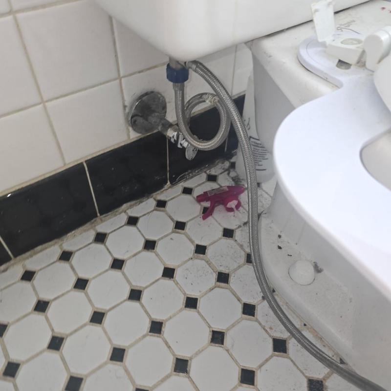 Toilet angle stop valve and supply line installation