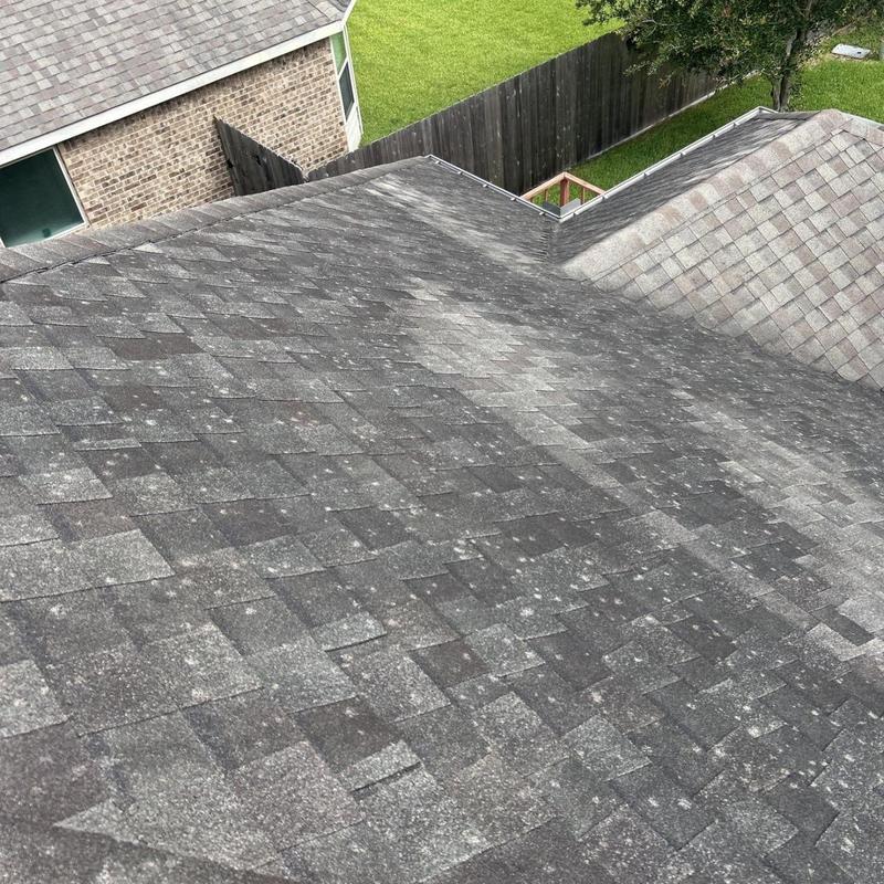 Architectural shingle roof with granule loss and wear