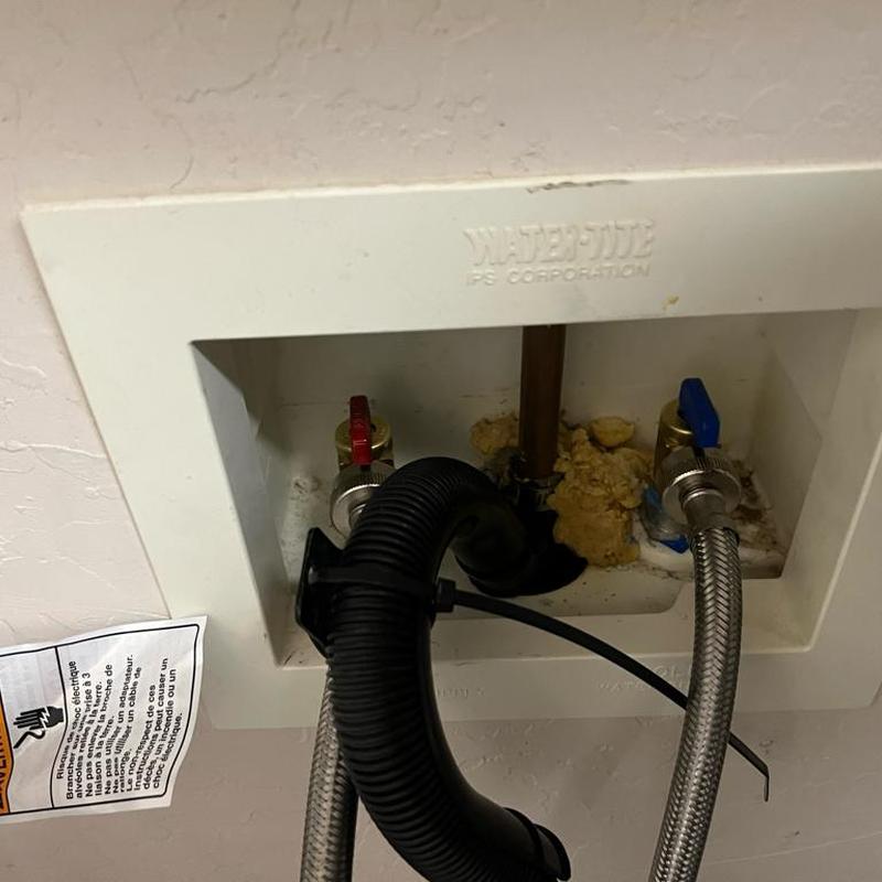 Laundry shut-off valves with connected supply lines Laundry shut-off valves with connected supply lines