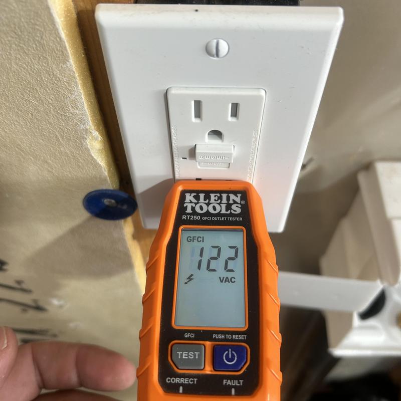 GFCI outlet voltage test with Klein tool meter GFCI outlet voltage test with Klein tool meter